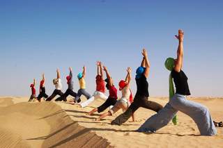 joga, medytacja, Sahara, pustynia, piasek, Akademia Jogi i Harmonijmego Rozwoju, wschód słońca, wydma